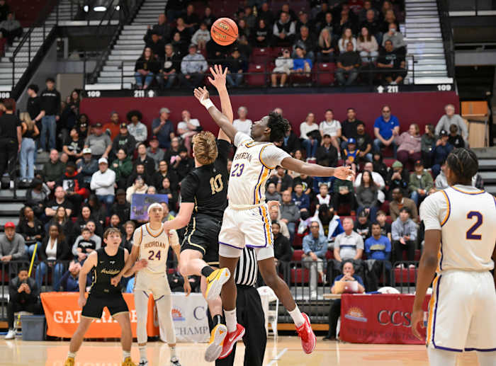 Archbishop Mitty vs Archbishop Riordan CIF CCS Open Division Final February 23, 2024 Photo-Greg Jungferman03